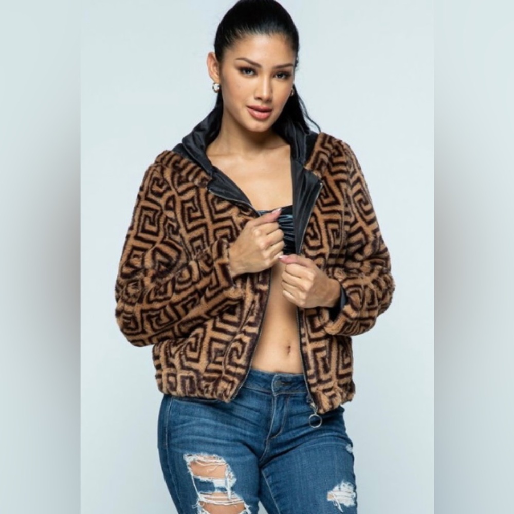 SJL Apparel Women's labyrinth Print Hooded Jacket , please read t.d.b